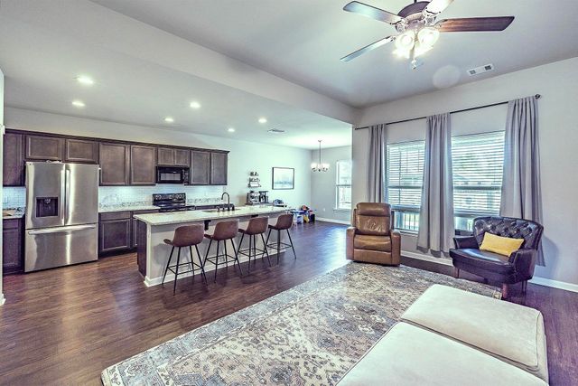 108 Shadow Pointe Road, Thibodaux, LA 70301