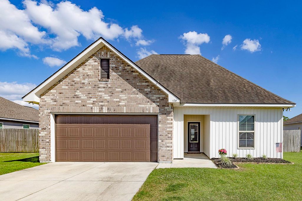 108 Shadow Pointe Road, Thibodaux, LA 70301