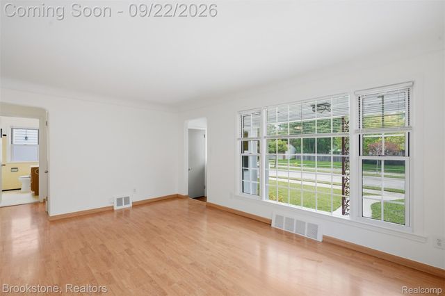 14085 Lincoln Street, Oak Park, MI 48237