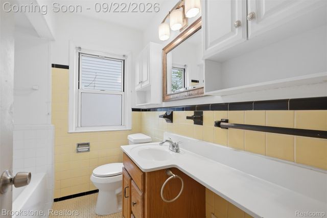 14085 Lincoln Street, Oak Park, MI 48237