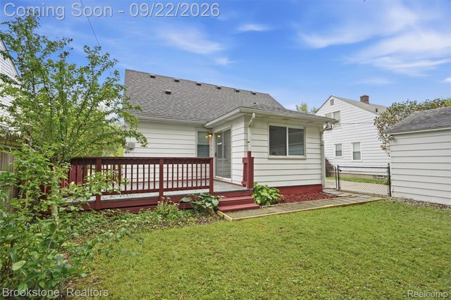 14085 Lincoln Street, Oak Park, MI 48237