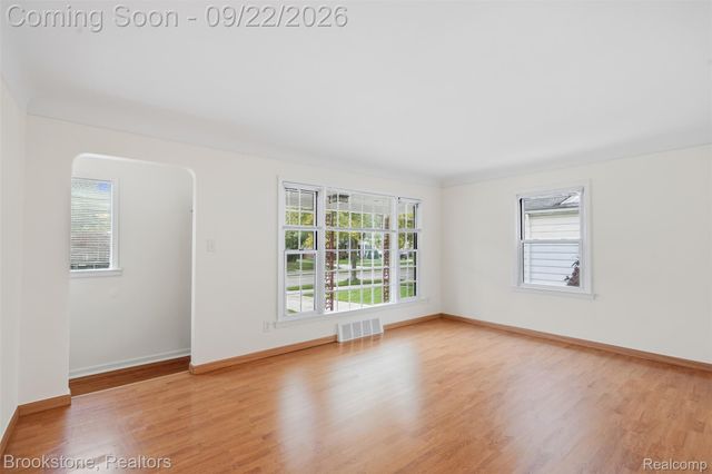 14085 Lincoln Street, Oak Park, MI 48237