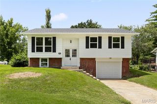 5702 Sir Galahad Lane, Godfrey, IL 62035