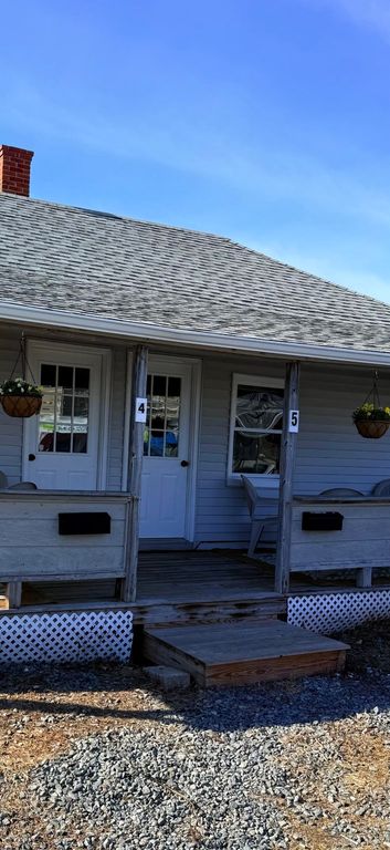 Image 2 of property listing at 12 Jones Avenue # 4, Hampton, NH 03842