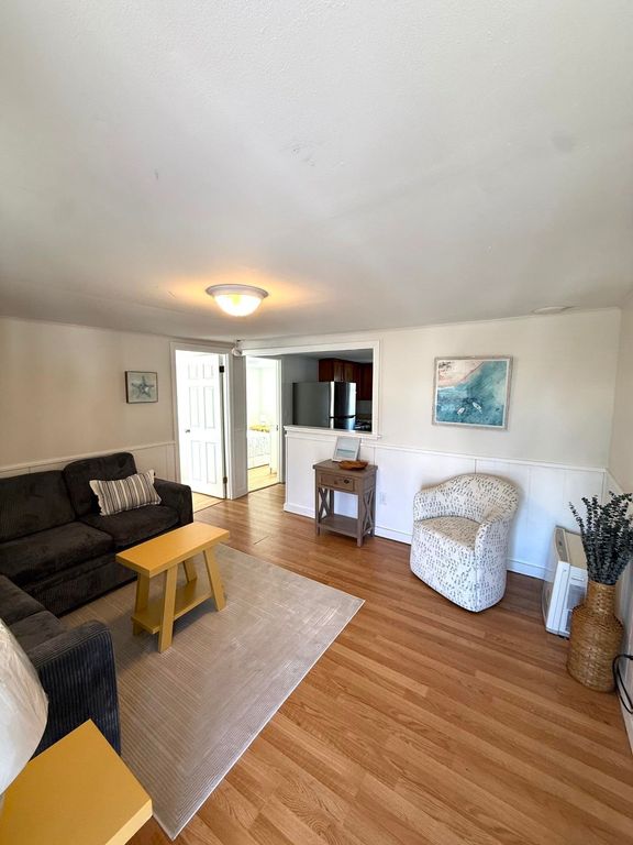 Image 3 of property listing at 12 Jones Avenue # 4, Hampton, NH 03842
