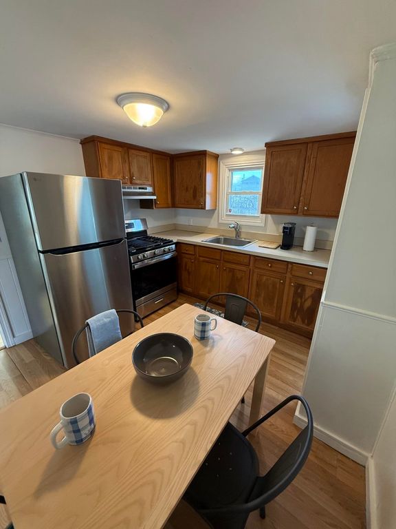 Image 4 of property listing at 12 Jones Avenue # 4, Hampton, NH 03842