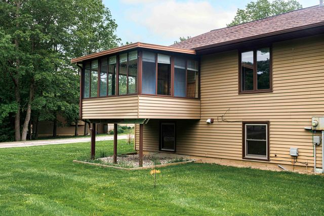 11279 Whispering Creek Drive, Allendale Twp, MI 49401