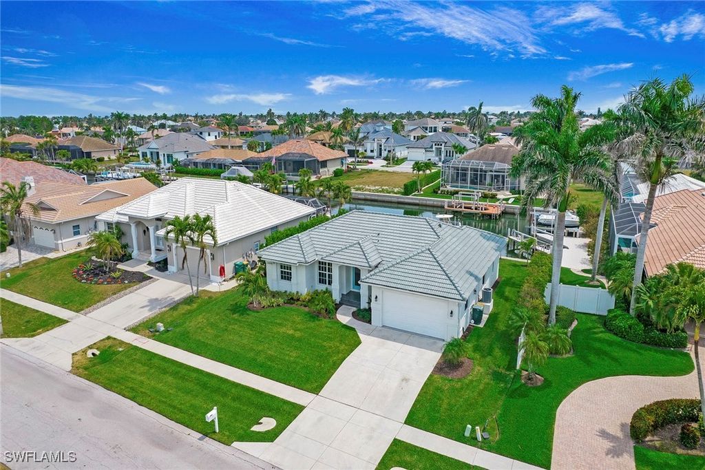 129 Leeward CT, Marco Island, FL 34145