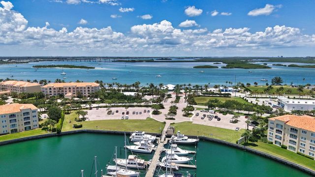 21 Harbour Isle Drive W 105, Fort Pierce, FL 34949