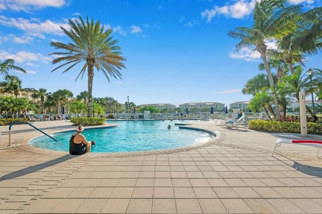 21 Harbour Isle Drive W 105, Fort Pierce, FL 34949