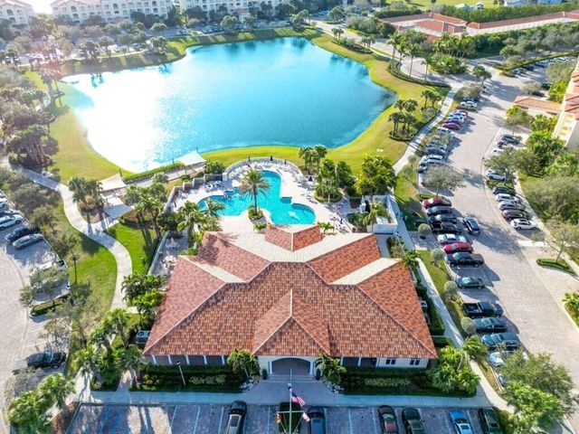 21 Harbour Isle Drive W 105, Fort Pierce, FL 34949