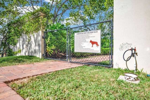 21 Harbour Isle Drive W 105, Fort Pierce, FL 34949
