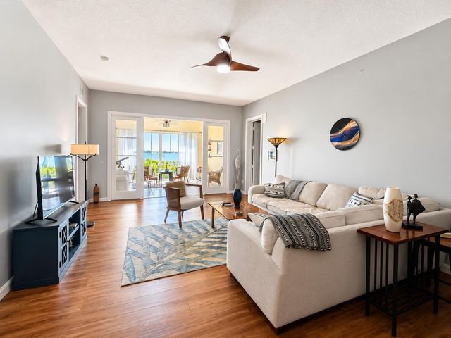 21 Harbour Isle Drive W 105, Fort Pierce, FL 34949