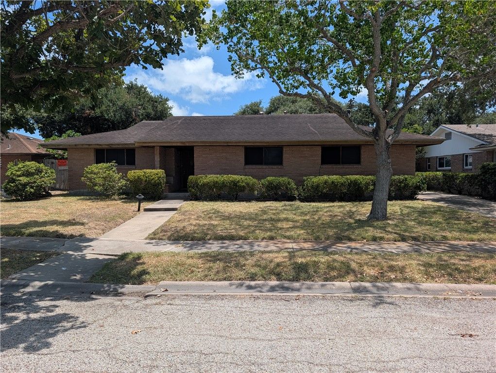 409 Ashland Dr, Corpus Christi, TX 78412 — exterior
