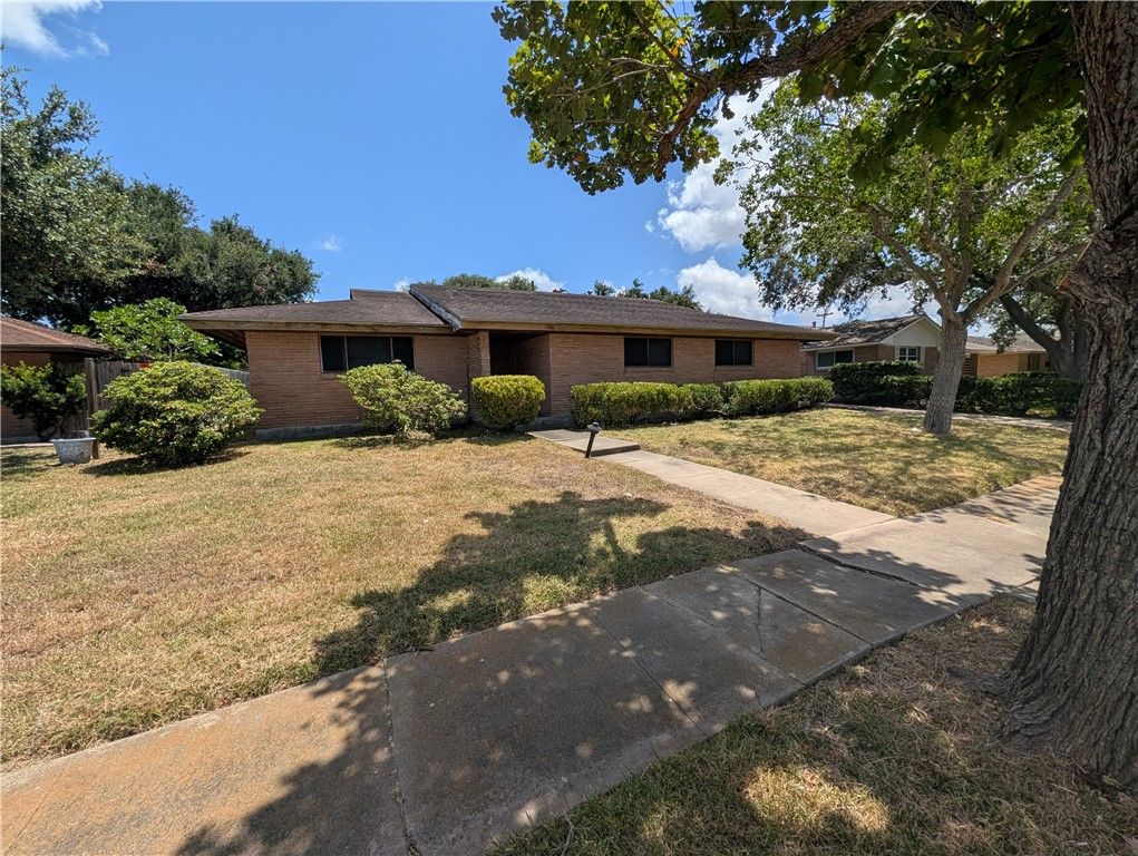 409 Ashland Dr, Corpus Christi, TX 78412 — photo 3