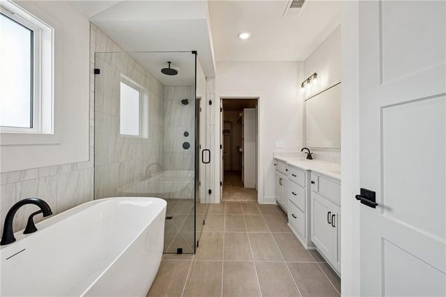 2181 Heritage Court, Liberty, MO 64068