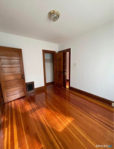 448 Hillside Avenue 3, Hartford, CT 06106