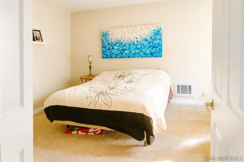 1307 Caminito Gabaldon H, San Diego, CA 92108