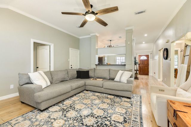 116 Bumelia Street, Lake Jackson, TX 77566