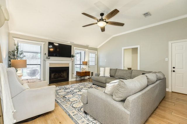 116 Bumelia Street, Lake Jackson, TX 77566