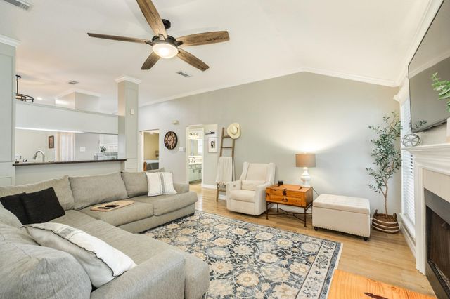 116 Bumelia Street, Lake Jackson, TX 77566