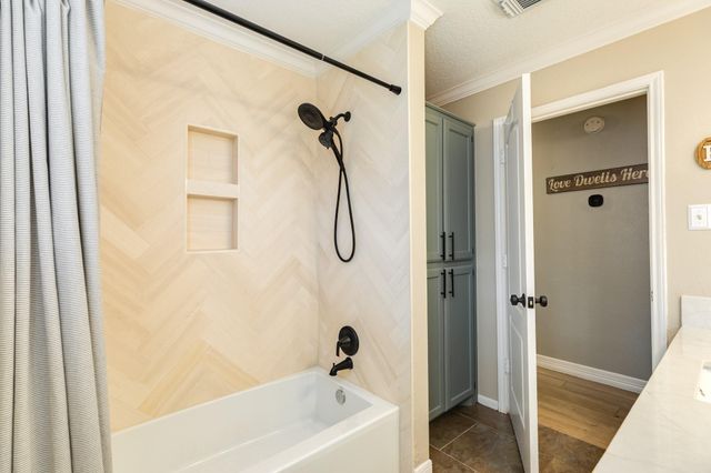 116 Bumelia Street, Lake Jackson, TX 77566