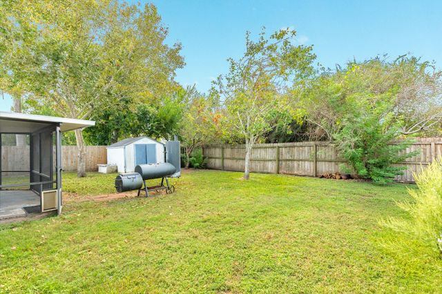 116 Bumelia Street, Lake Jackson, TX 77566