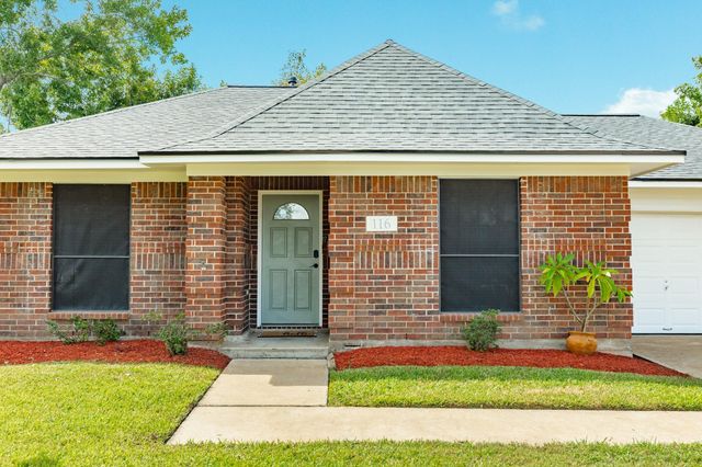 116 Bumelia Street, Lake Jackson, TX 77566