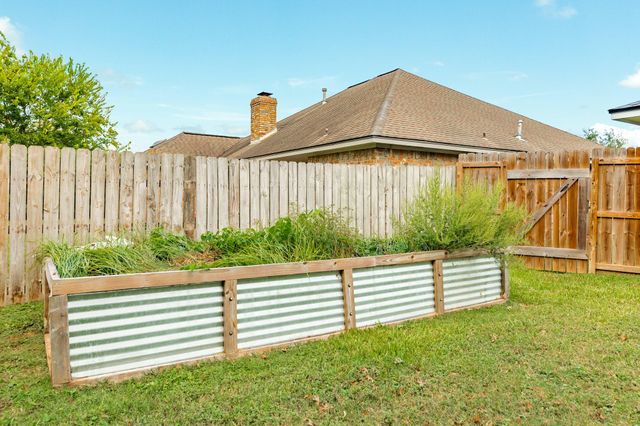 116 Bumelia Street, Lake Jackson, TX 77566