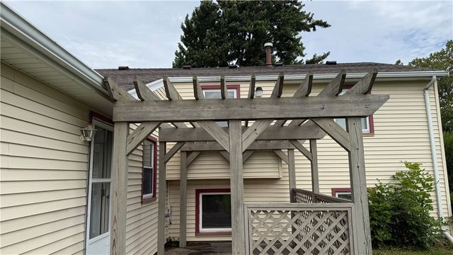 10 Lightwood Lane, Gates, NY 14606