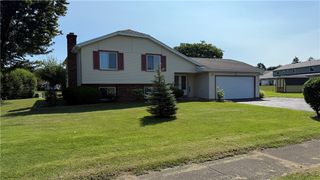10 Lightwood Lane, Gates, NY 14606