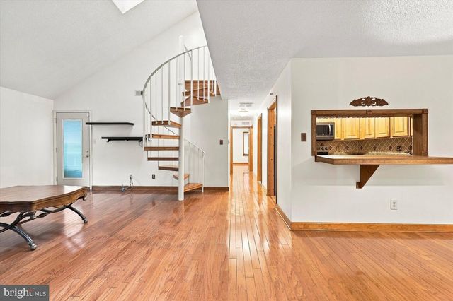 4703 B DUNBARTON RD, Mount Laurel, NJ 08054