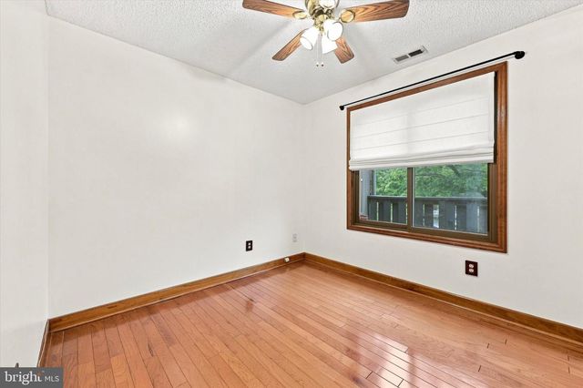 4703 B DUNBARTON RD, Mount Laurel, NJ 08054
