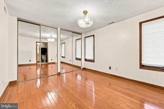 4703 B DUNBARTON RD, Mount Laurel, NJ 08054
