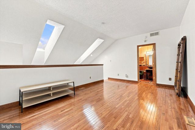 4703 B DUNBARTON RD, Mount Laurel, NJ 08054
