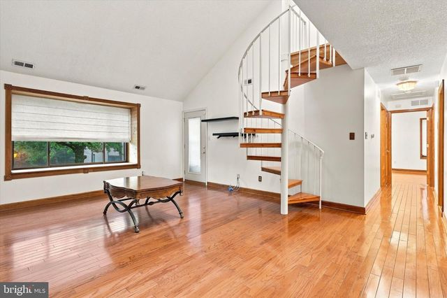 4703 B DUNBARTON RD, Mount Laurel, NJ 08054