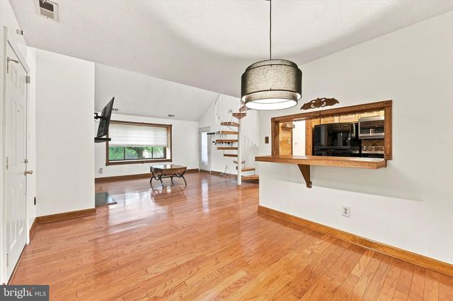 4703 B DUNBARTON RD, Mount Laurel, NJ 08054
