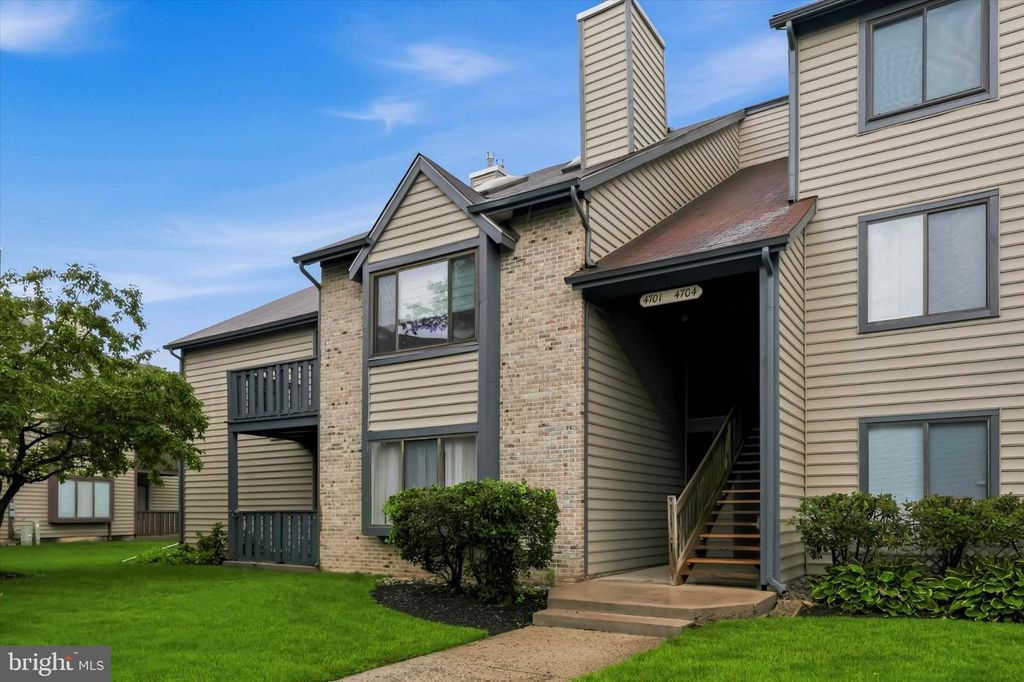 4703 B DUNBARTON RD, Mount Laurel, NJ 08054