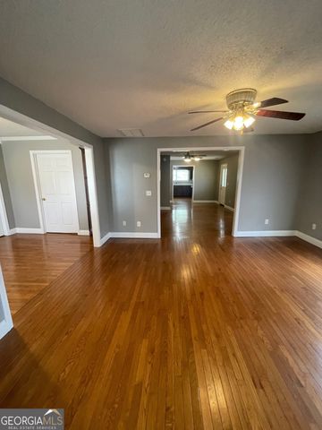 102 W Lipham Street, Tallapoosa, GA 30176