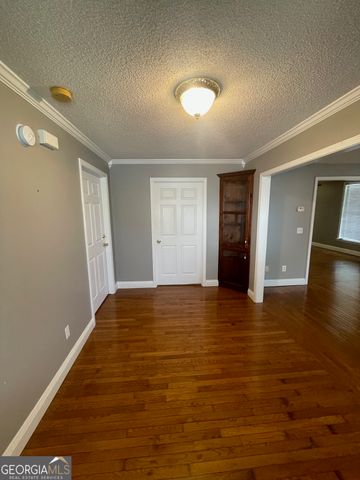102 W Lipham Street, Tallapoosa, GA 30176