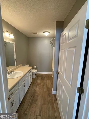 102 W Lipham Street, Tallapoosa, GA 30176