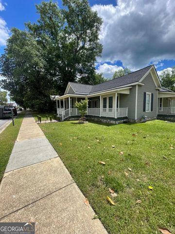 102 W Lipham Street, Tallapoosa, GA 30176