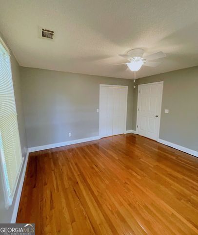 102 W Lipham Street, Tallapoosa, GA 30176