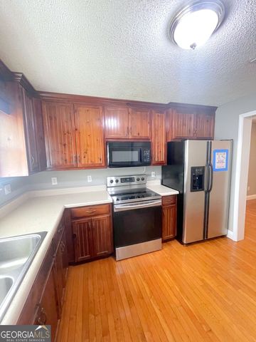 102 W Lipham Street, Tallapoosa, GA 30176