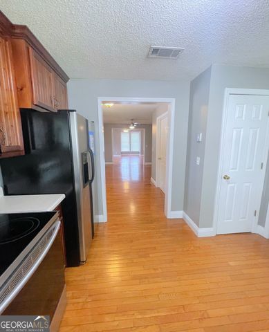 102 W Lipham Street, Tallapoosa, GA 30176