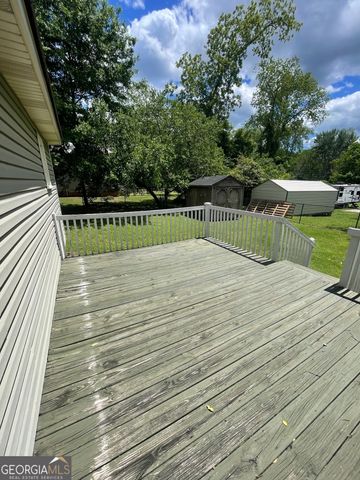 102 W Lipham Street, Tallapoosa, GA 30176