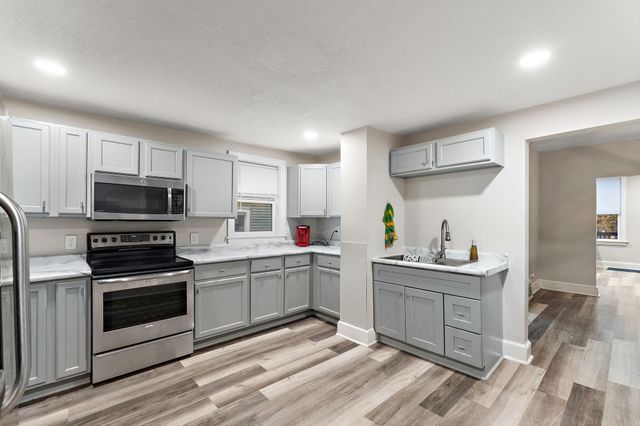 116 Sycamore Street E, Saint Paul, MN 55117