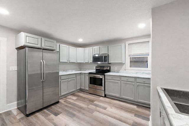 116 Sycamore Street E, Saint Paul, MN 55117