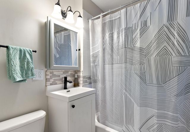 116 Sycamore Street E, Saint Paul, MN 55117