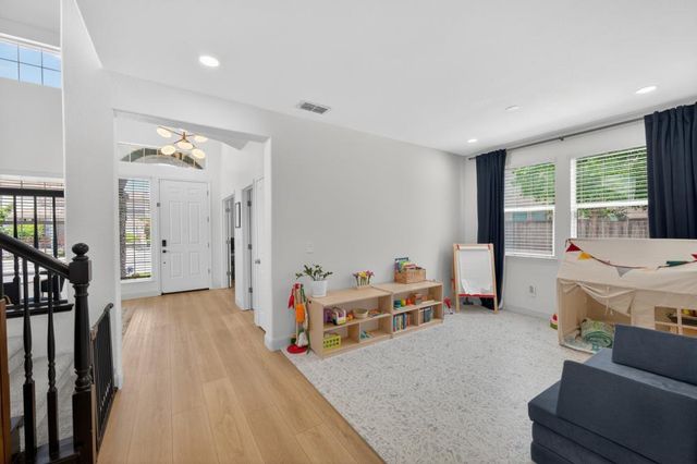 1959 Delafield Way, Sacramento, CA 95835